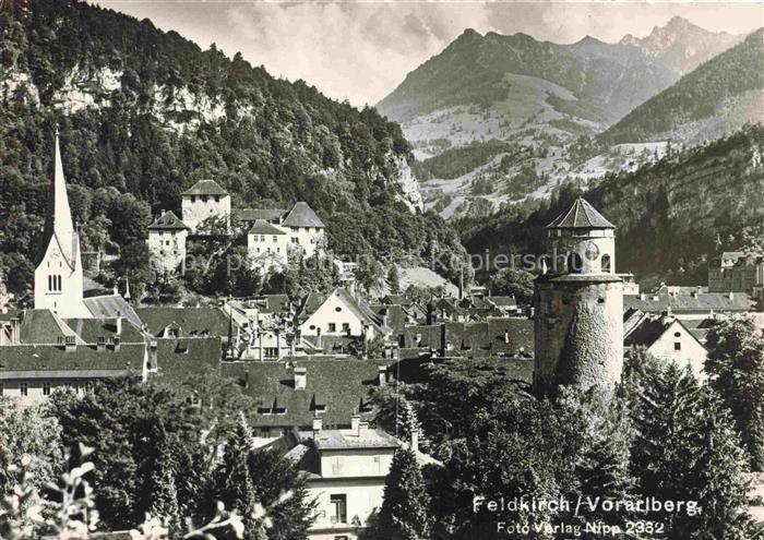 Feldkirch  Vorarlberg AT Blick ueber die Altstadt Schattenburg Kirche Turm