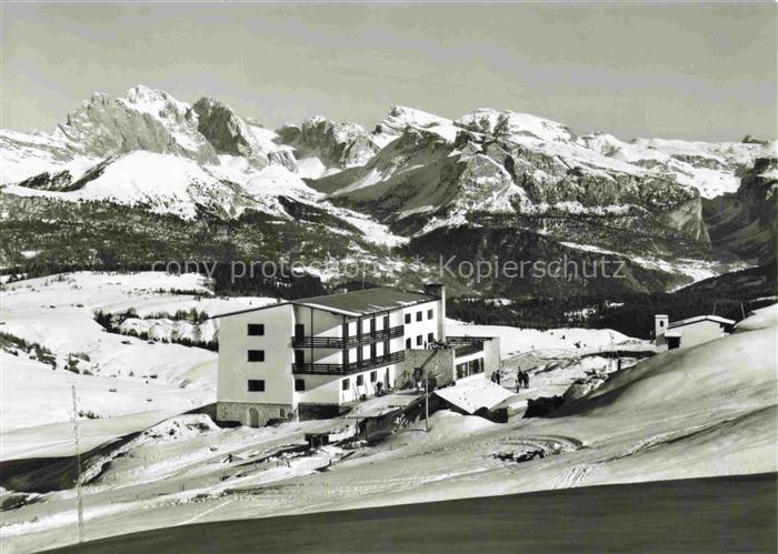 Seiseralm  Seiseralpe Alpe di Siusi Trentino IT Berghotel Goldknopf