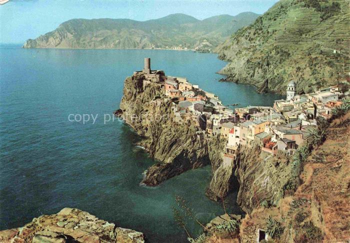 Vernazza La Spezia Liguria IT Kuestenpanorama