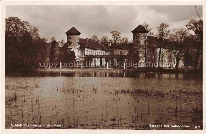 Rheinsberg Brandenburg Schloss Rheinsberg Seeseite mit Kolonnaden