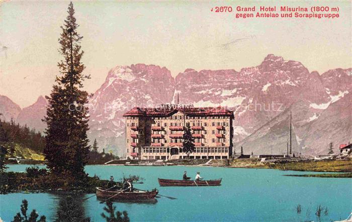 Misurinasee Auronzo Cadore IT Grand Hotel Misurina mit Antelao und Sorapisgruppe