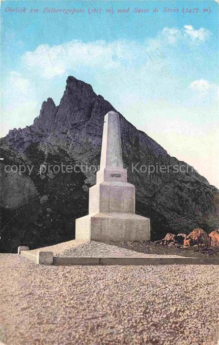 Falzaregopass Passo Falzarego 2117m IT Obelisk mit Sasso di Stria