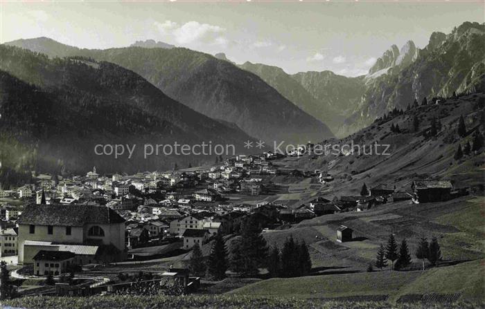 Auronzo di Cadore 864m Veneto IT con le Tre Cime di Lavaredo
