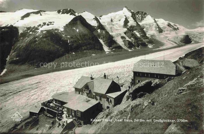HEILIGENBLUT Kaernten AT Kaiser-Franz-Josef-Haus am Pasterzenkees Gletscher Gros