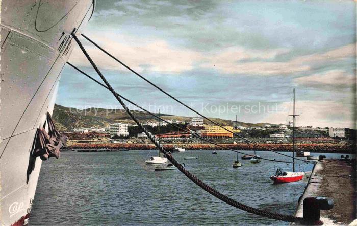 Agadir Maroc Le Port de Plaisance et la ville