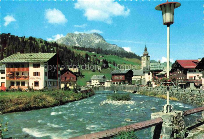 LECH  Arlberg Vorarlberg AT Partie am Lech Blick zur Kirche