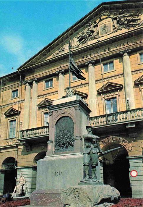 Aosta Valle d Aosta IT Municipio e Monumento al Caduti