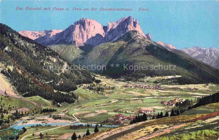 Fassatal Pozza di Fassa Trentino IT mit Pera an der Dolomitenstrasse