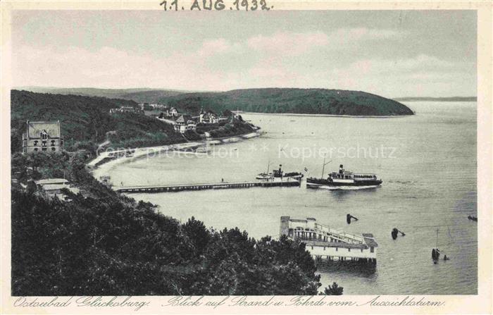 Gluecksburg  Ostseebad Flensburg Schleswig-Holstein Blick auf Strand und Foerde