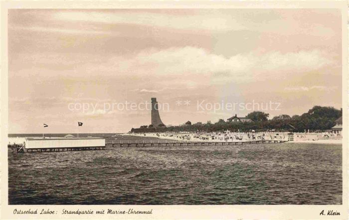 LABOE Ostseebad Strandpartie mit Marine Ehrenmal