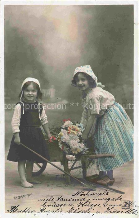 Foto Sazerac Nr. 218 Maedchen Blumenwagen