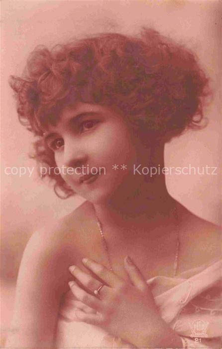 Foto Pisa Paris Nr. 21 Frau