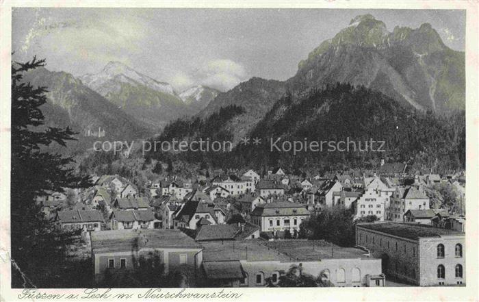 Fuessen am Lech Allgaeu Bayern mit Neuschwanstein