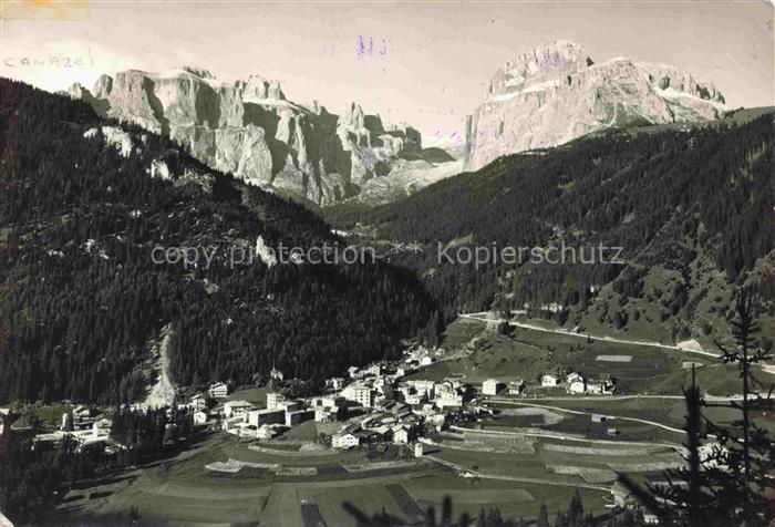 Canazei Fassatal Pozza di Fassa Trentino IT Panorama verso il gruppo Sella