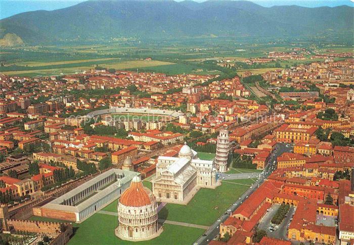 PISA Toscana IT Il Duomo e il Monte Pisano Fliegeraufnahme