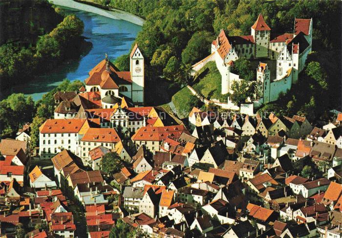 Fuessen am Lech Allgaeu Bayern Altstadt mit Hohem Schloss und ehem Kloster St Ma