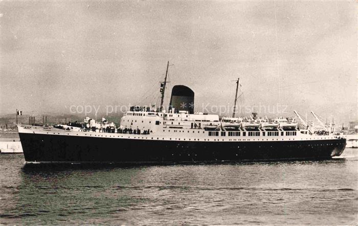 Schiffe Ships Navires Ville de Tunis