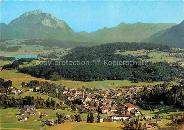 Hermagor Kaernten AT Pressegersee mit Dobratsch Gailtal