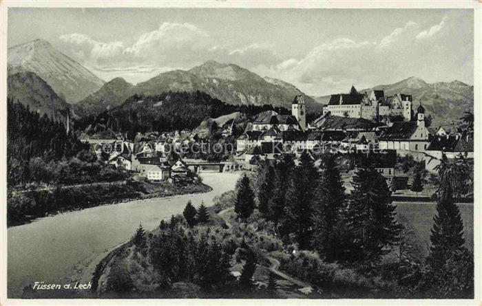 Fuessen am Lech Allgaeu Bayern Panorama Schloss Allgaeuer Alpen