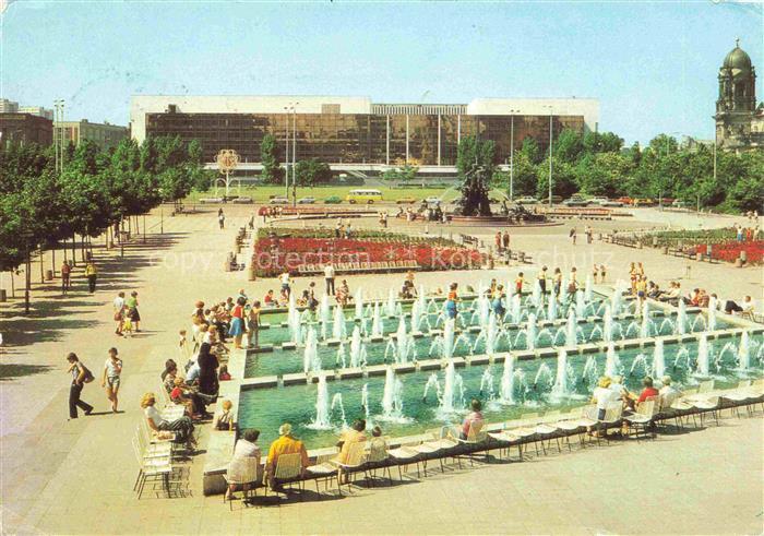 BERLIN  CITY Blick zum Palast der Republik Wasserspiele