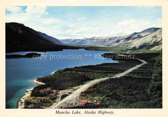 Muncho Lake Alaska USA Higway See Landstrasse