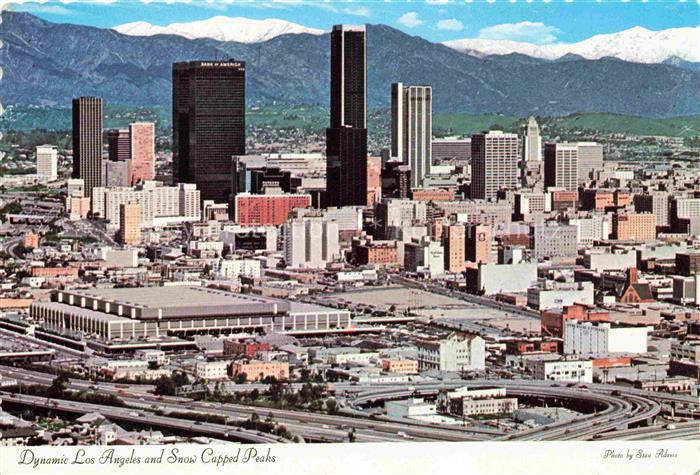 LOS ANGELES California USA and Snow Capped Peaks Fliegeraufnahme