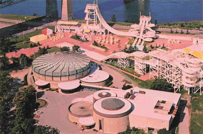 MONTREAL  QUEBEC Canada La Ronde l'Aquarium de Montreal et les nouvelles glissad