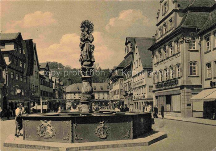 Schwaebisch Gmuend BW Marktplatz mit Marienbrunnen