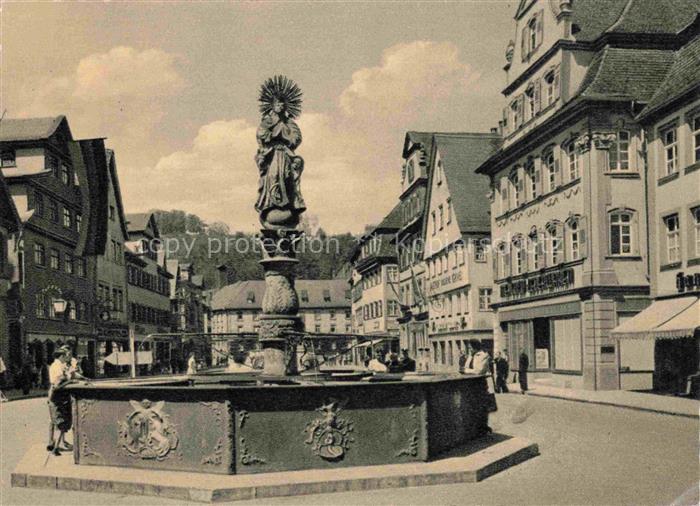 Schwaebisch Gmuend BW Marktplatz mit Marienbrunnen