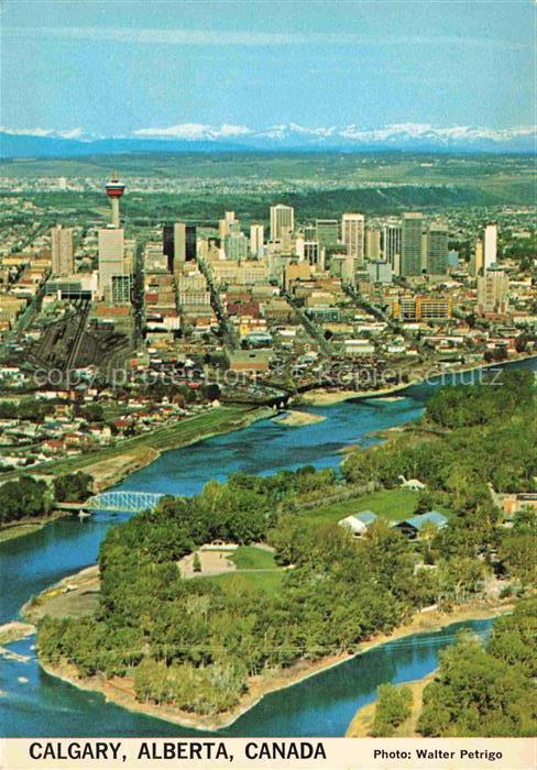 Calgary Alberta Canada Fliegeraufnahme mit Calgary Zoo und Rocky Mountains