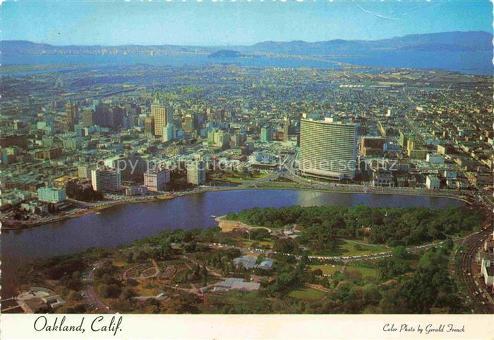 Oakland California USA Kaiser Center building Fliegeraufnahme