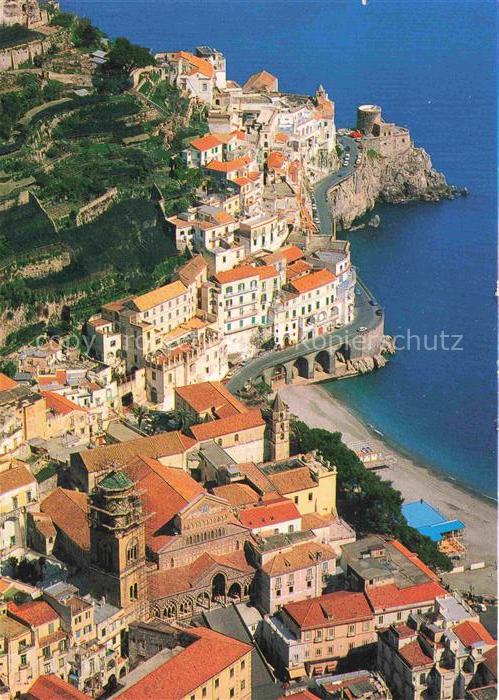 Amalfi Campania IT Costiera Amalfitana Fliegeraufnahme