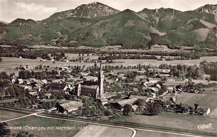 uebersee Uebersee Chiemsee Bayern Fliegeraufnahme mit Hochfelln
