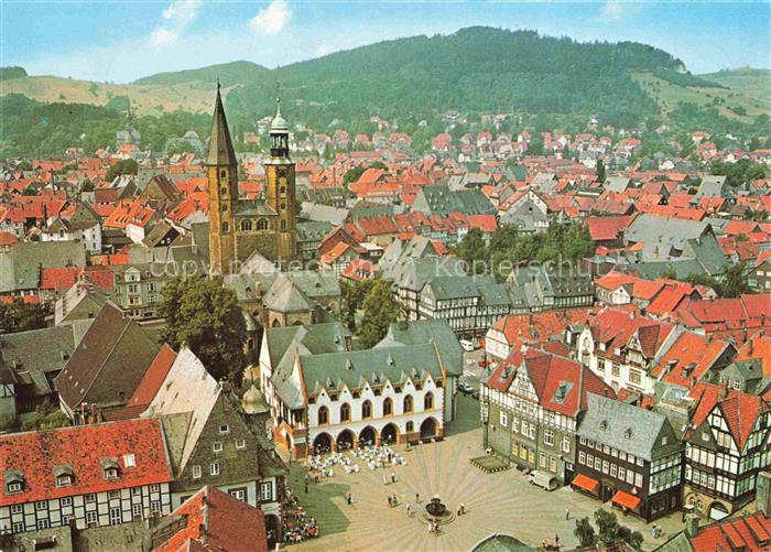 GOSLAR Harz Niedersachsen Fliegeraufnahme mit Marktplatz und Kirche