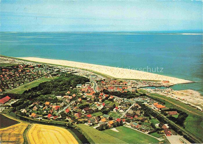Neuharlingersiel Kuestenpanorama Strand