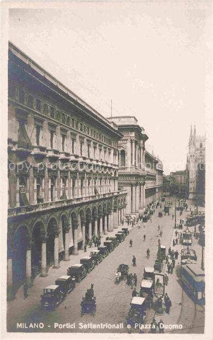 MILANO Mailand IT portici Settentrionali e Piazza Duomo