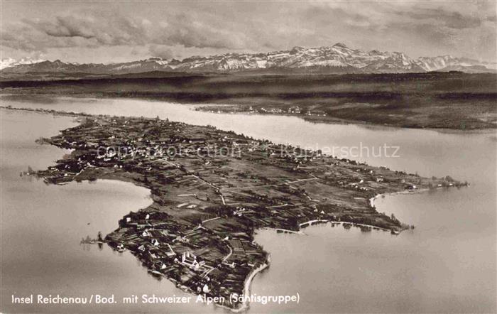 Insel Reichenau Bodensee Fliegeraufnahme mit Schweizer Alpen Saentisgruppe