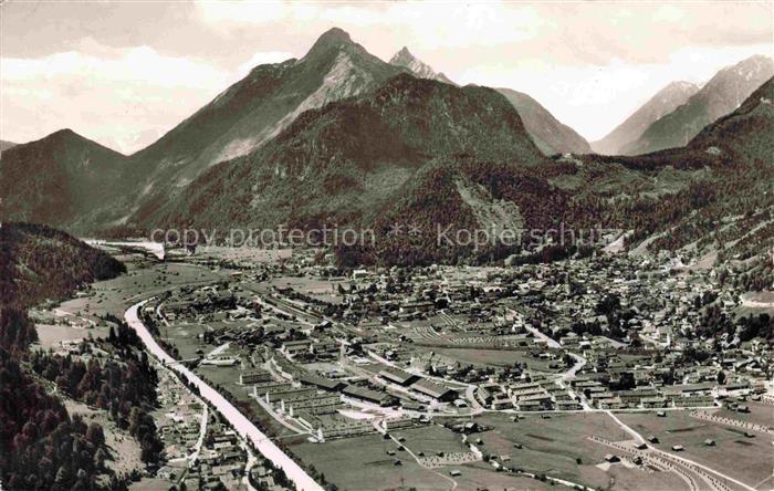 Mittenwald Karwendel Tirol AT Fliegeraufnahme