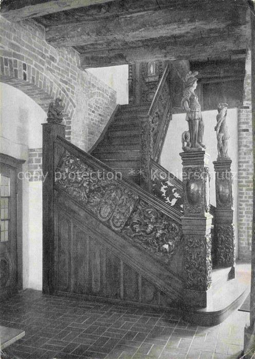 LueNEBURG  CITY Hochbarocktreppe mit alten Schnitzereien in der Diele der Lueneb