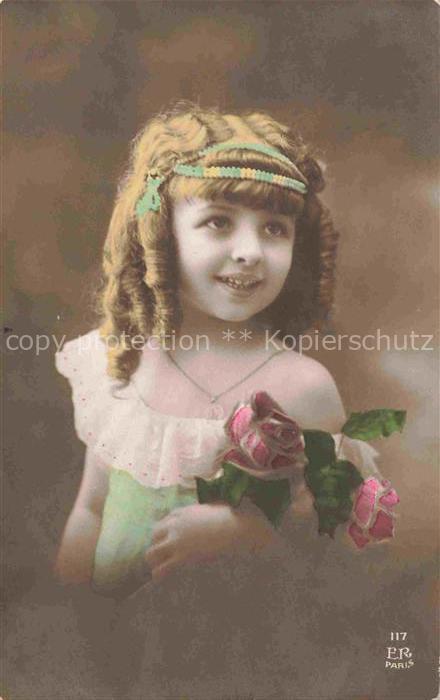 Foto ER Paris Nr. 117 Kind Portraet Rosen