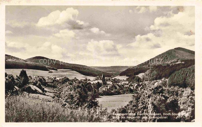 Siedlinghausen Winterberg Hochsauerlandkreis NRW Blick ins Negertal und Assengeb