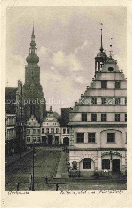 GREIFSWALD Mecklenburg-Vorpommern Rathausgiebel und Nikolaikirche