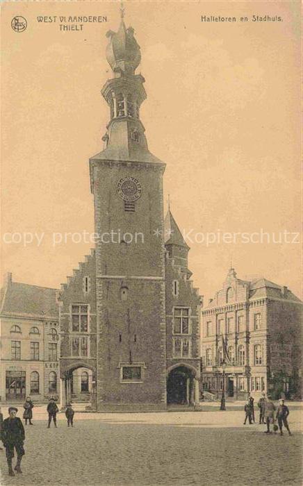 Thielt West-Vlaanderen Belgie Halletoren en Stadhuis