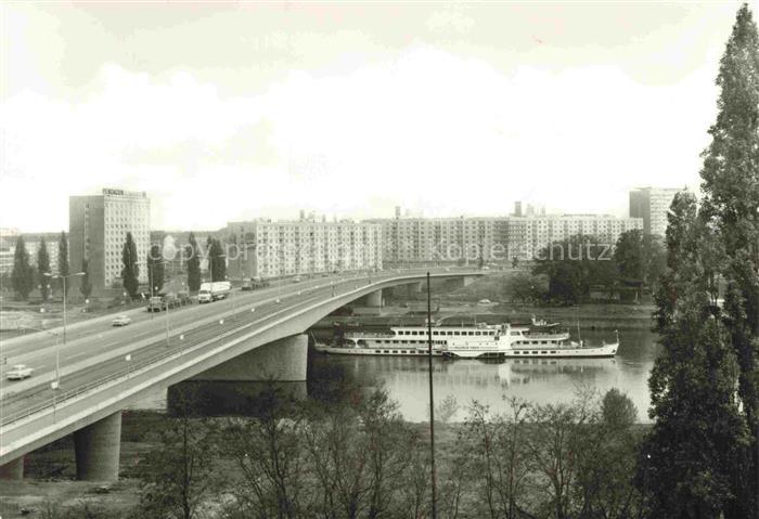 DRESDEN Elbe Blick auf Dr Friedrichs Bruecke Fahrgastschiff