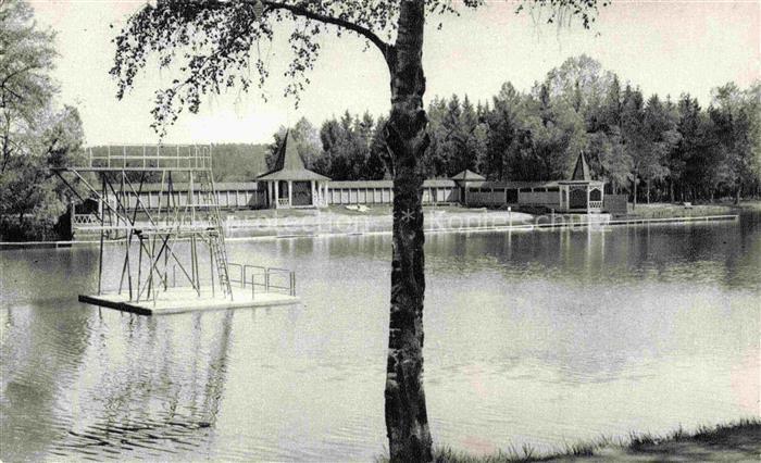 Bad Duerrheim BW Salinensee mit Strandbad