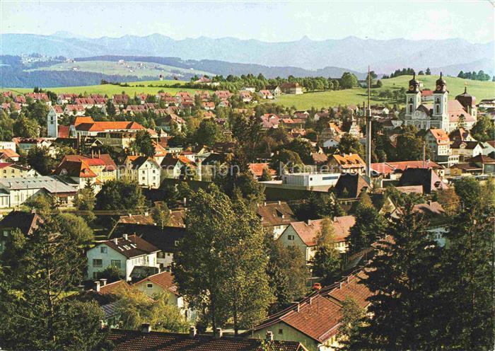 Lindenberg Allgaeu Stadtpanorama mit Blick auf die Berge des Bregenzer Waldes
