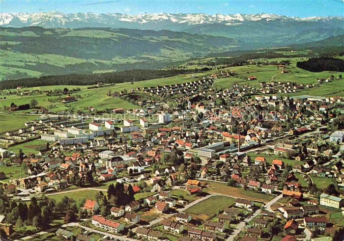 Lindenberg Allgaeu Stadtpanorama mit den Bergen von Vorarlberg