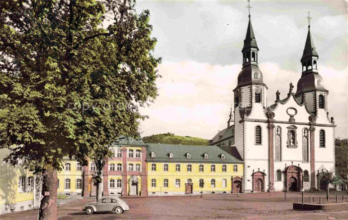 Pruem Eifel Rheinland-Pfalz Salvator Basilika mit Amtsgericht und Reginaschule