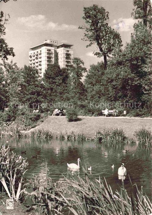 BERLIN  CITY Am Neuen See im Tiergarten und Hochhaus Hansaviertel