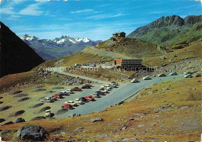 Timmelsjoch 2509m Obergurgl Soelden oetztal Tirol mit Rasthaus und Blick auf den